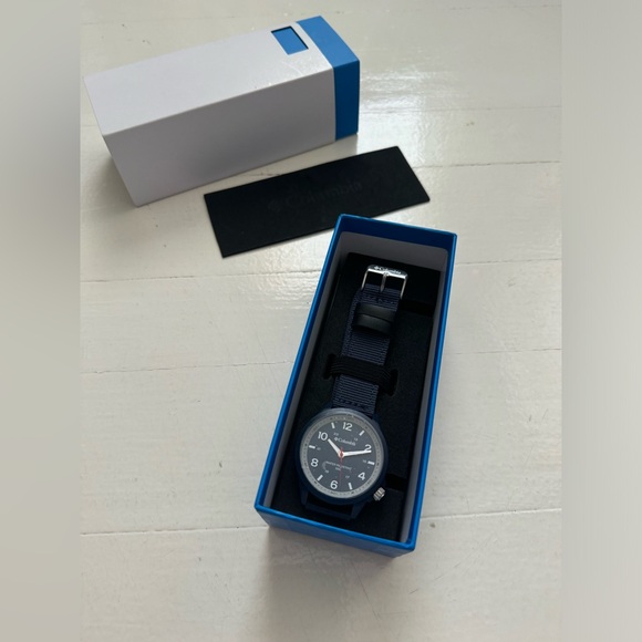 COLUMBIA NWT Crestview 50M Nylon Band Watch - Picture 3 of 4